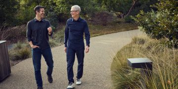 Tim Cook to become Apple Executive Chairman in 2026